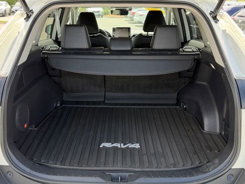 Used 2022 Toyota RAV4 Limited AWD/4WD image 5