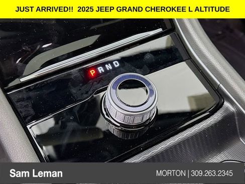 New 2025 Jeep Grand Cherokee L Altitude image 16