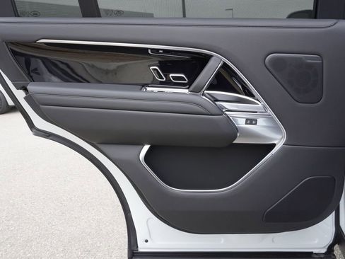 New 2026 Land Rover Range Rover Long Wheelbase SE AWD/4WD image 28