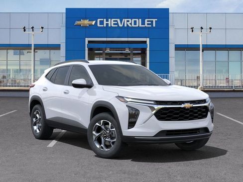 New 2025 Chevrolet Trax LT w/ Driver Confidence Package image 7