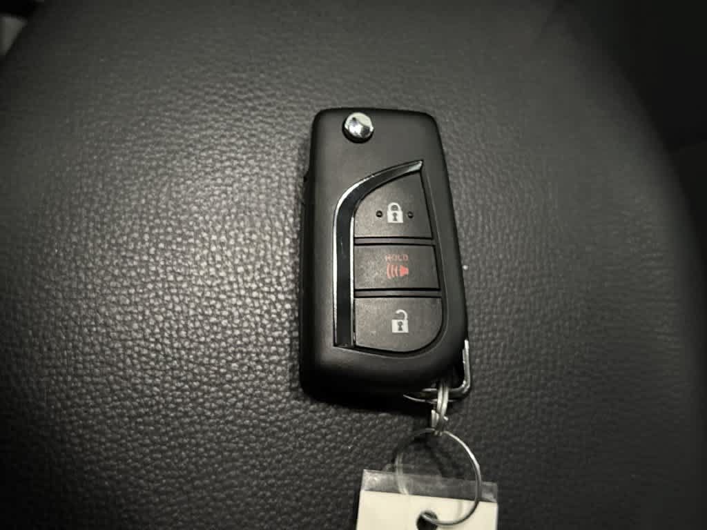 Used 2025 Toyota RAV4 LE FWD image 28