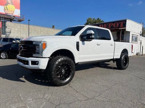 Used 2019 Ford F250 Lariat w/ Lariat Ultimate Package image 3