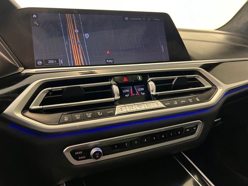 Used 2021 BMW X7 M50i image 28