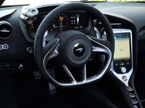 Used 2024 McLaren 750S Spider image 9