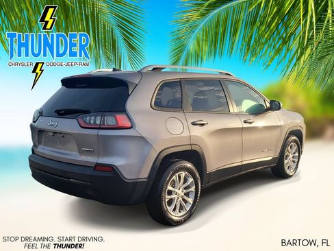 Used 2020 Jeep Cherokee Latitude AWD/4WD image 4