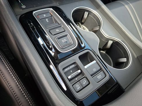 New 2026 Honda Pilot Touring image 7