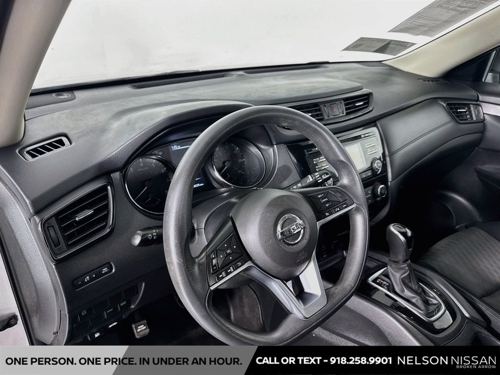 Used 2017 Nissan Rogue S FWD image 9