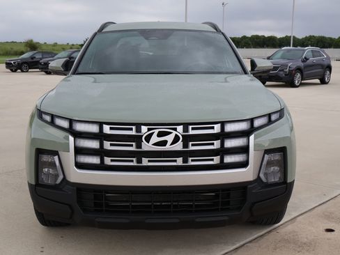 Used 2025 Hyundai Santa Cruz SEL FWD image 3