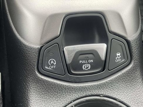 Used 2019 Jeep Compass Latitude w/ Cold Weather Group AWD/4WD image 22