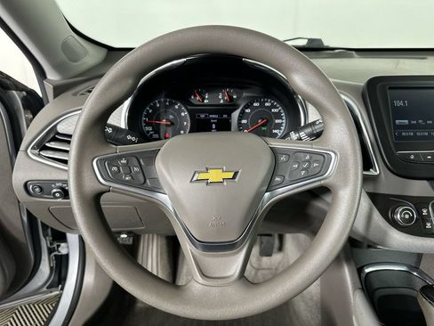 Used 2018 Chevrolet Malibu LT FWD image 13