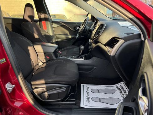 Used 2017 Jeep Cherokee Latitude image 20