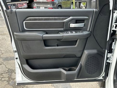 Used 2024 RAM 2500 Big Horn w/ Bed Utility Group image 27