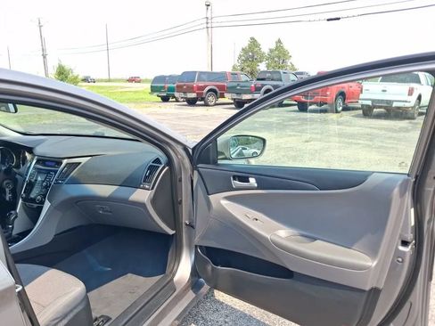 Used 2011 Hyundai Sonata GLS FWD image 29