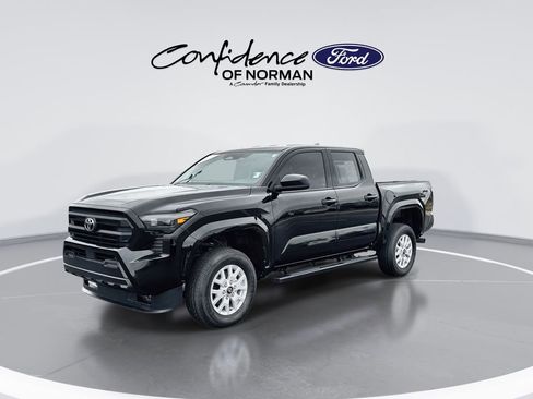 Used 2025 Toyota Tacoma SR RWD image 4