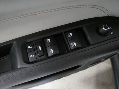 Used 2025 Jeep Compass Limited image 11