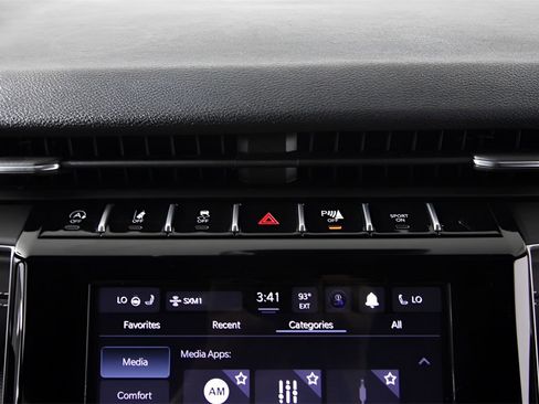 Used 2024 Jeep Grand Cherokee Altitude image 38