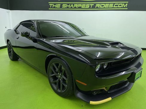 Used 2022 Dodge Challenger R/T w/ Blacktop Package image 2