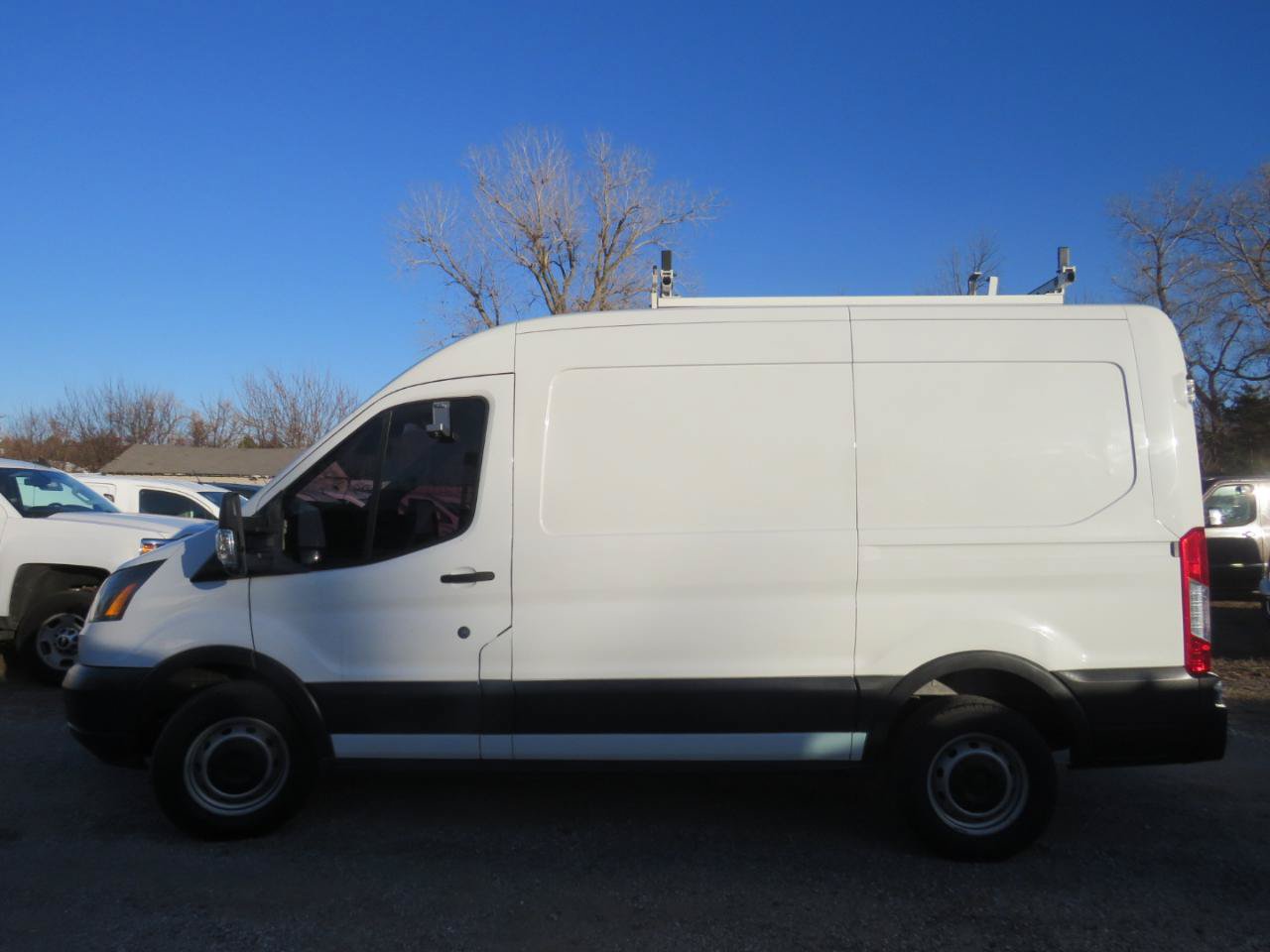 Used 2017 Ford Transit 250 130 Medium Roof RWD image 26