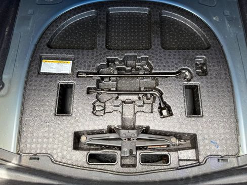 Used 2020 Toyota Camry SE image 9