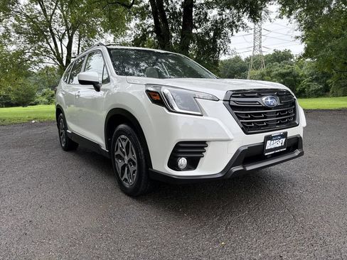 Certified 2023 Subaru Forester Premium AWD/4WD image 2