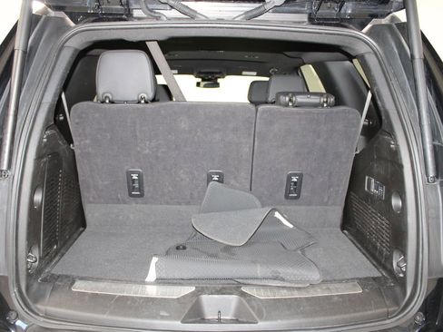 Used 2025 GMC Yukon Denali AWD/4WD image 16