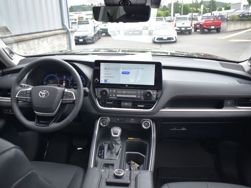Certified 2026 Toyota Grand Highlander AWD image 26
