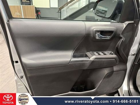 Used 2023 Toyota Tacoma TRD Sport image 12