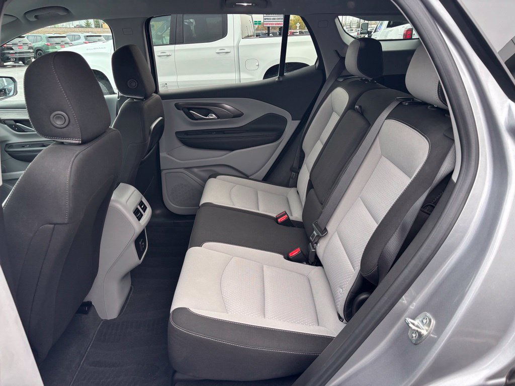 Used 2024 GMC Terrain SLE w/ Driver Convenience Package AWD/4WD image 28