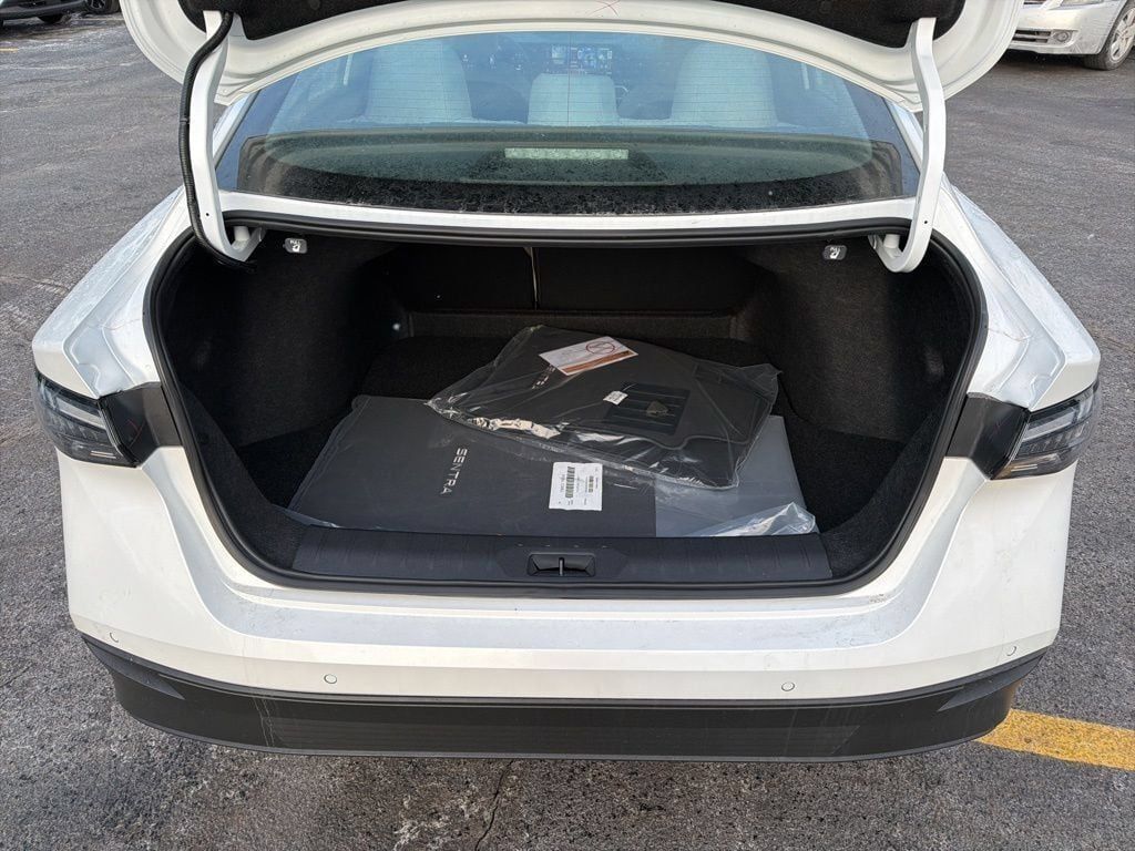 Used 2026 Nissan Sentra SL w/ Floor Mat Package FWD image 10
