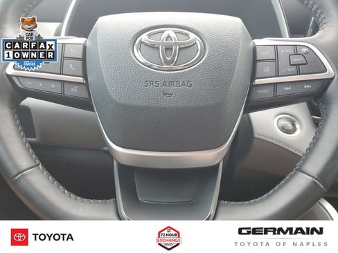 Used 2024 Toyota Highlander XLE FWD image 25