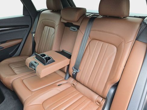 Used 2019 Audi Q5 2.0T Premium w/ Convenience Package AWD/4WD image 17