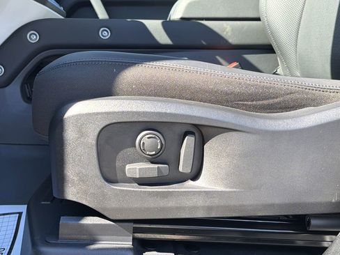 Used 2025 Land Rover Defender 110 S image 20