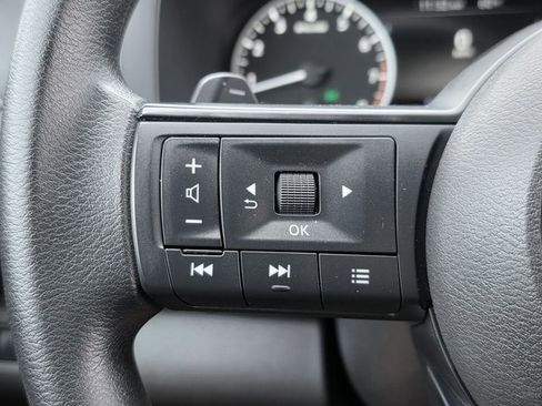 Used 2024 Nissan Pathfinder S image 25