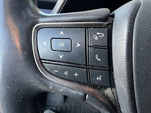 Used 2019 Lexus UX 250h w/ Premium Package image 19