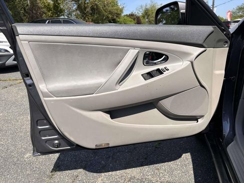 Used 2009 Toyota Camry FWD image 9
