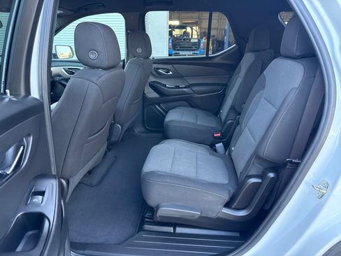 Used 2023 Chevrolet Traverse LT FWD image 25