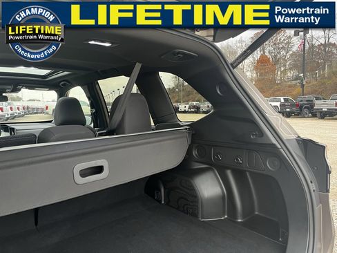 Used 2025 Subaru Forester Premium image 14