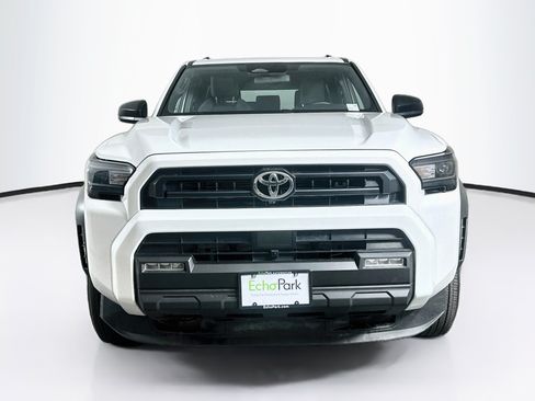Used 2025 Toyota 4Runner SR5 AWD/4WD image 2