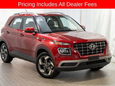 Used 2024 Hyundai Venue Limited FWD image 1