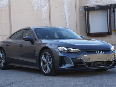 Used 2023 Audi e-tron GT Premium Plus AWD/4WD image 3