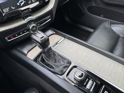 Used 2018 Volvo XC60 T6 Inscription w/ Luxury Seat Package image 27