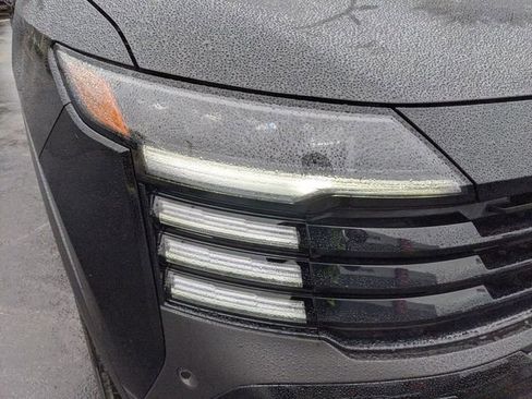 Used 2025 Nissan Kicks SR image 13