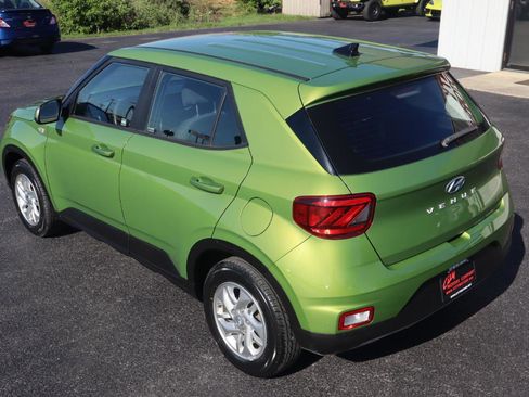Used 2021 Hyundai Venue SE image 14