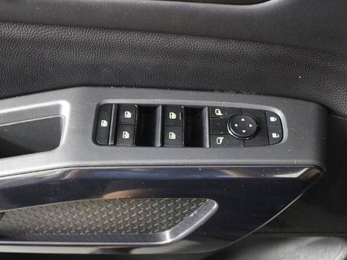 Certified 2025 Nissan Pathfinder SV FWD image 25