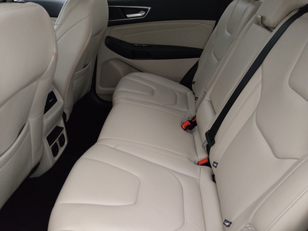 Used 2017 Ford Edge Titanium w/ Technology Package FWD image 18