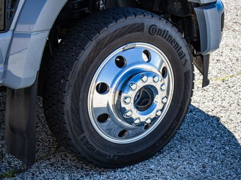 Used 2026 Ford F450 Platinum w/ FX4 Off-Road Package AWD/4WD image 18