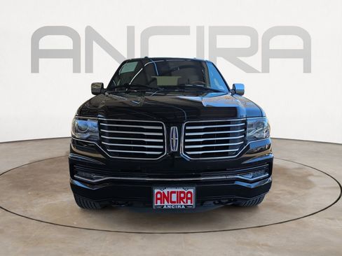 Used 2017 Lincoln Navigator Select image 3