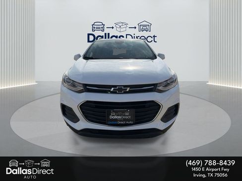 Used 2022 Chevrolet Trax LT w/ Sport Edition image 3