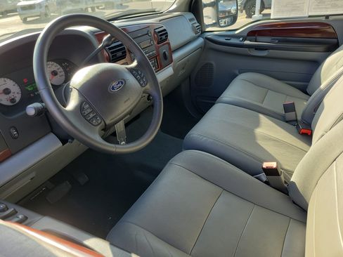 Used 2007 Ford F350 Lariat AWD/4WD image 3