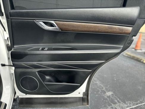 Used 2024 Genesis GV80 2.5T image 21